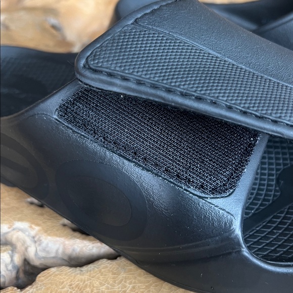 NWT Unisex Men Women OOAHH SPORT FLEX RecoverySANDAL SLIDE Matte Black M8 W10 - Picture 6 of 14